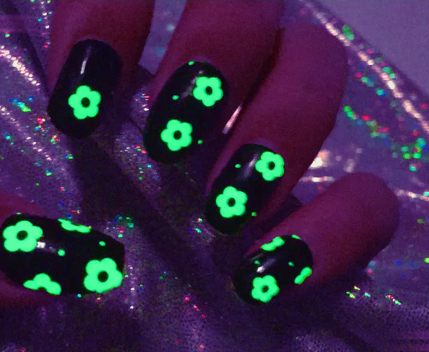 Candied Nails Nail Polish Stickers - Glow in the Dark Daisy