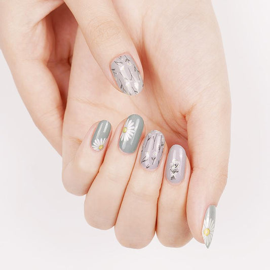 Candied Nails Nail Polish Stickers - White Daisy Days